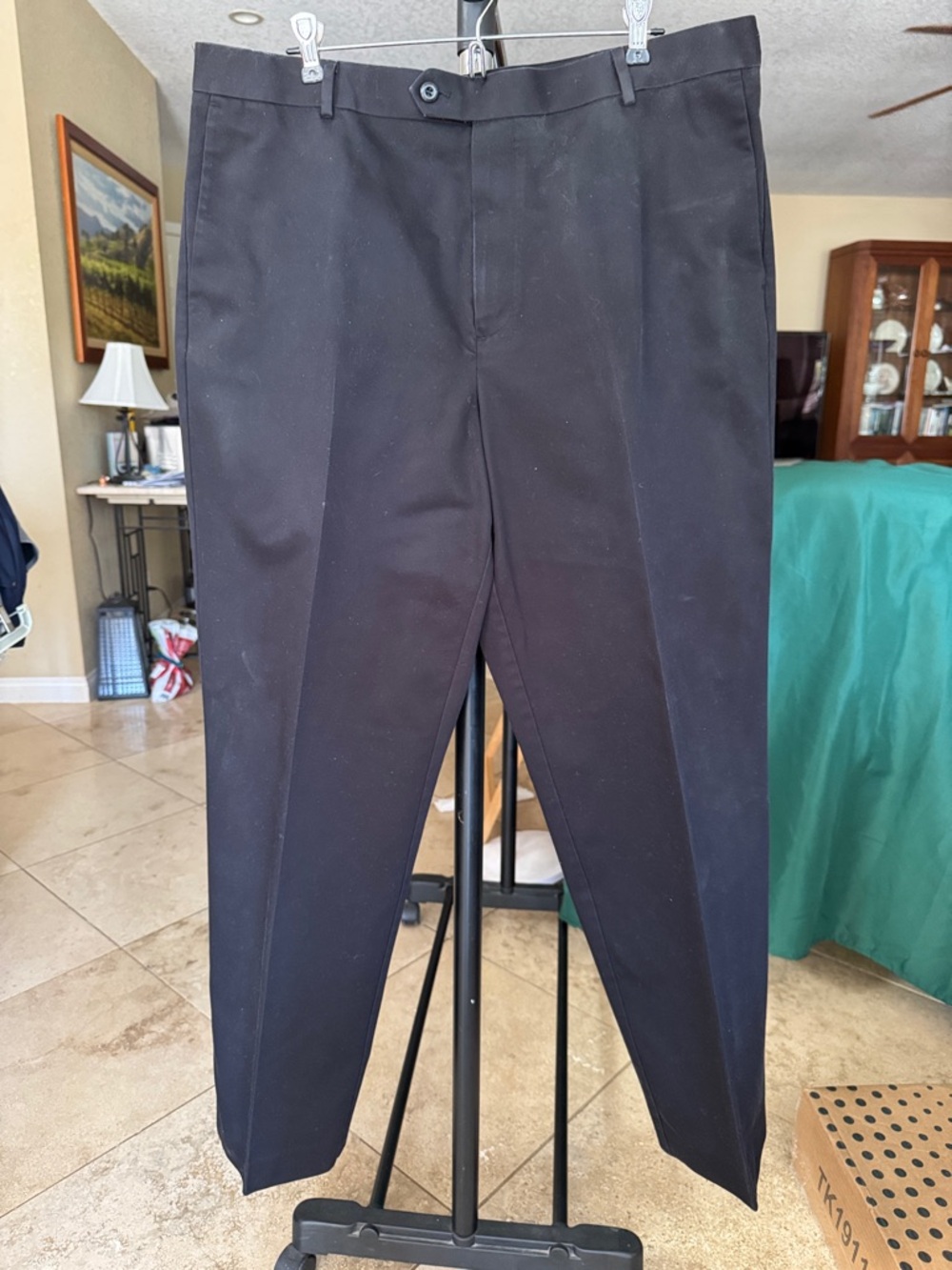 Dockers Men's Black Flat-Front Dress Pants
